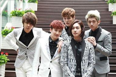 成龙 韩国娱乐公司,开启跨界合作新篇章